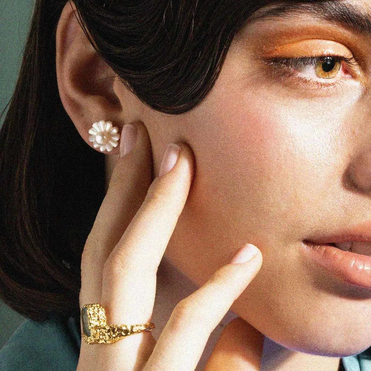 Vincent Venus Daydream Dot Pearl Earrings Golded