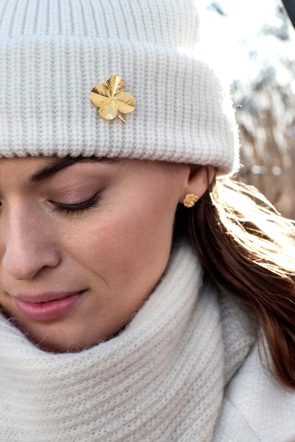 7 kreative måder at bruge en broche på - Viclara.dk