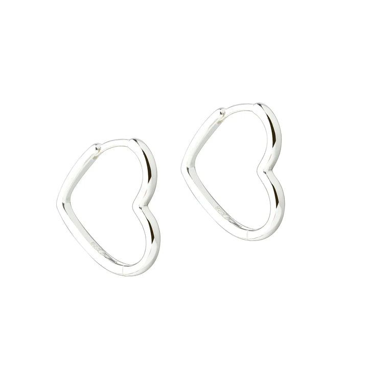 Silver hjärtformade kreolörhängen, framifrån, polerad yta, elegant design