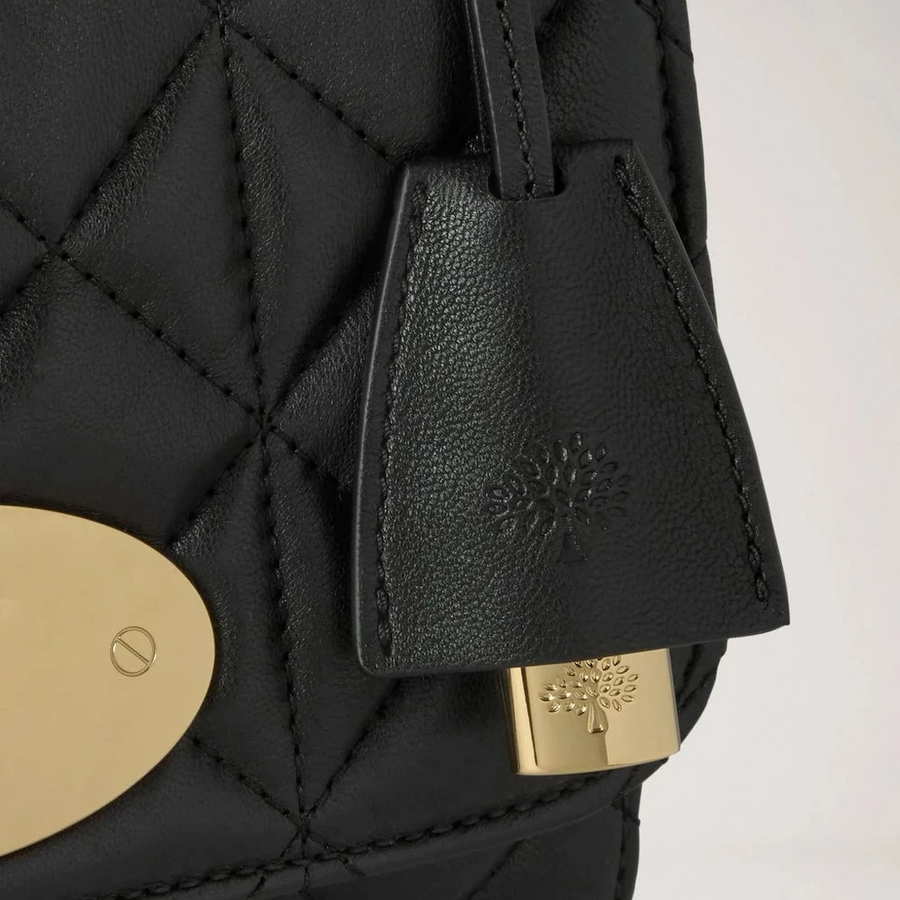 Mulberry Lily Svart Quiltning