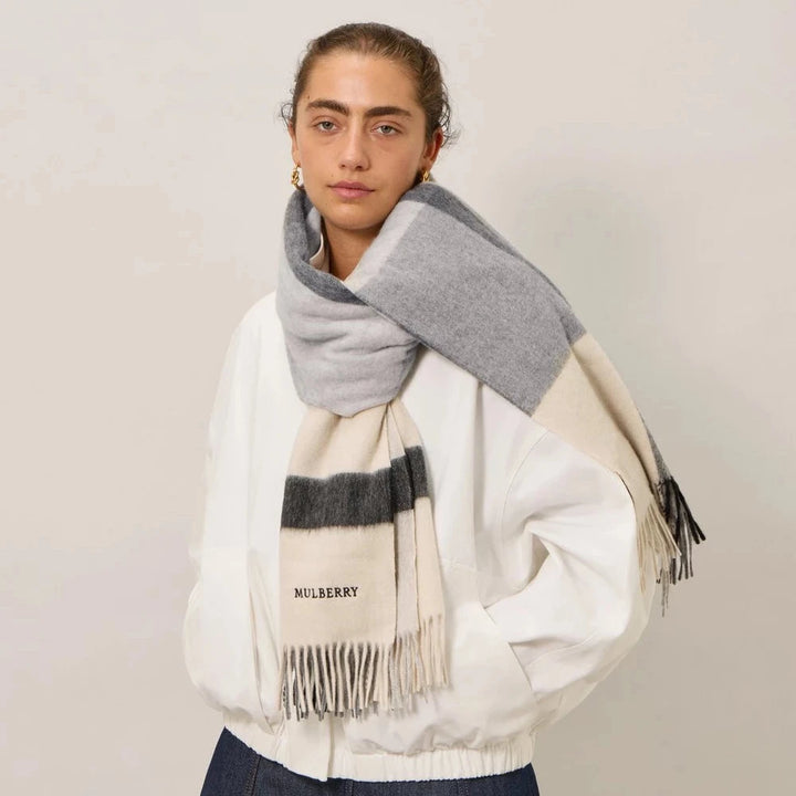 Mulberry Large Check Merino Wool Scarf Eggshell & Foggy Grey – produktbild 2