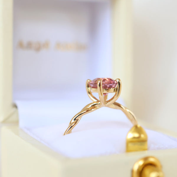 Anpé atelier yatura rosa ring 18kt guld anpassad