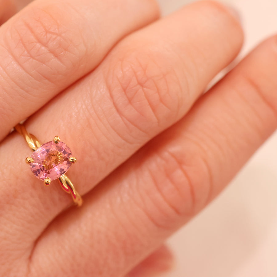 Anpé atelier yatura rosa ring 18kt guld anpassad