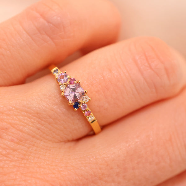 Anpé atelier varnaya kuda ring 18kt guld anpassad