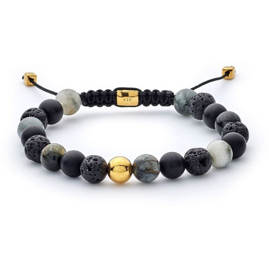 alexander-lynggaard-armband-stockholm-flätad-8mm-b00143-1 visar flätat armband med svarta, grå och guldfärgade pärlor. Modell B00143-1.