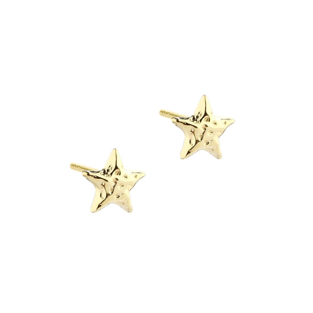 Aqua Dulce Astra Star Stud Örhängen Guldpläterade visar ett par gyllene stjärnformade örhängen, modell 5912-5912-1.