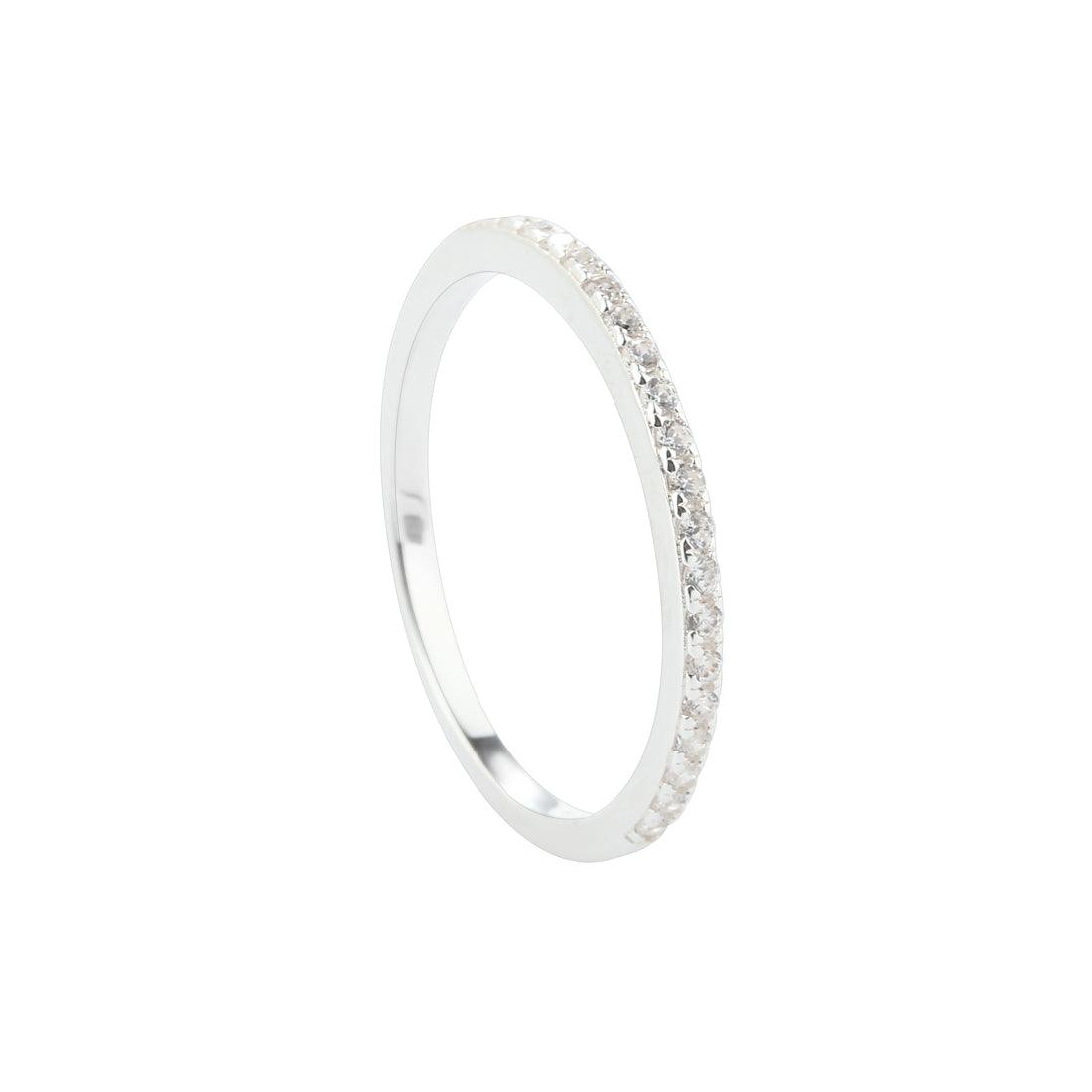 Aqua Dulce Darling Raya Ring Silver, slimmad silverring med blank yta och klara stenar. Modell 5983-5983-001-1