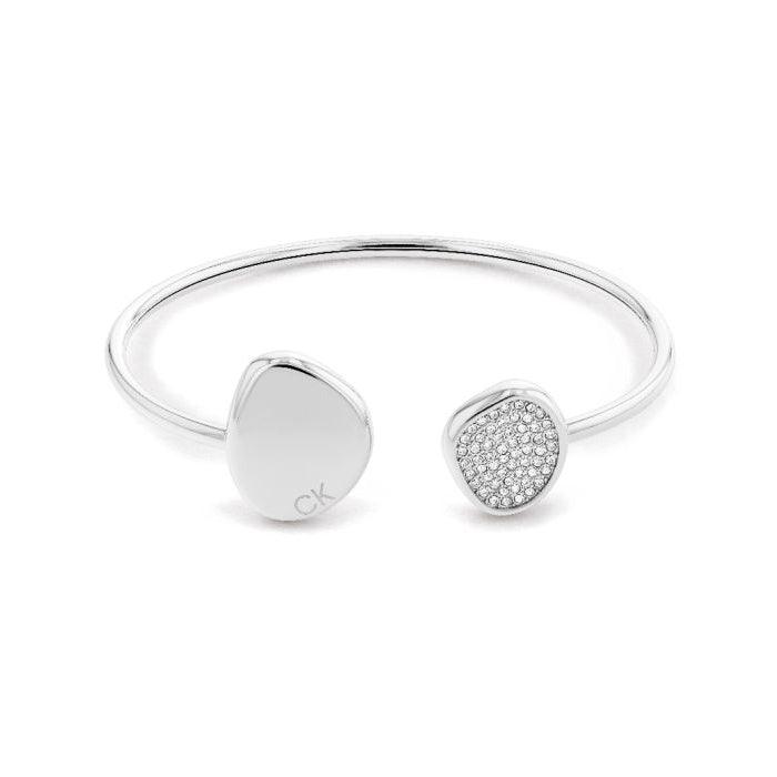 Calvin Klein Enchant Armring i silver med glänsande och pavédekor, minimalistisk design. Modell 35000214-1