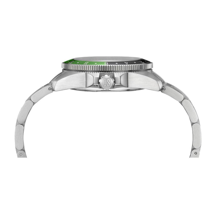 Certina DS Action GMT Powermatic 80 visad från sidan med stålklocka och svart urtavla, modell C0329291105100.