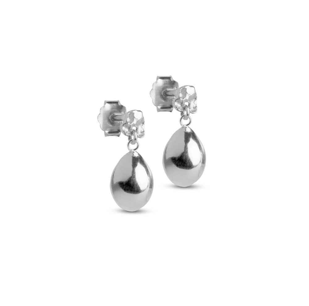 enamel-poe-studs-i-sol, silver droppformade dubbar fotograferade mot neutral bakgrund. Modell e385sm-1