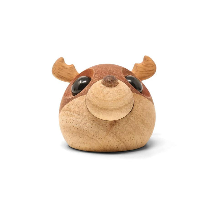 Fablewood Kaj den lilla regnen, liten renfigur i ljust och mörkt trä, modell 1125-1