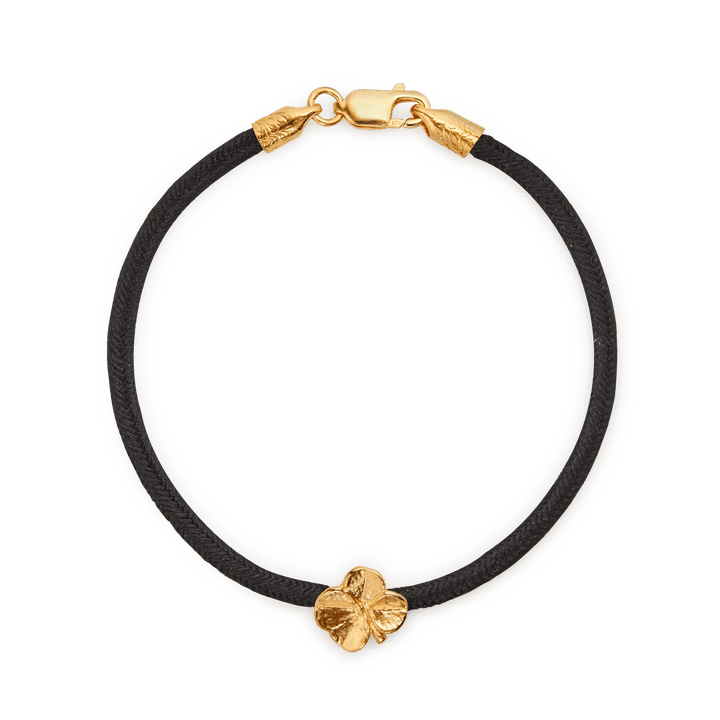Flora Danica fyrklöver sidenarmband svart med förgylld klöverdetalj och stängning, Modell 907-flc-silke-svart-g-001-1.