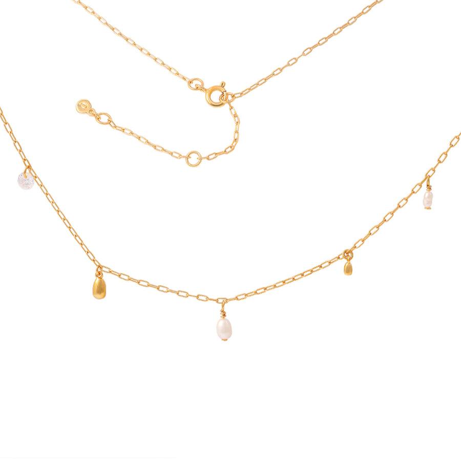 Hultquist Pebble halsband silverförgyllt med fina kedjelänkar och små pärl- och droppdetaljer. Modell S08485G-S08485G-1