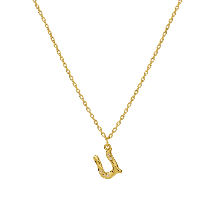 maanesten-alphabet-letter-halskaede-forgyldt-bogstavs-vedhaeng-a-z viser et forgyldt halskæde med U bogstavsvedhæng og klare sten, Model 2744a-020-20