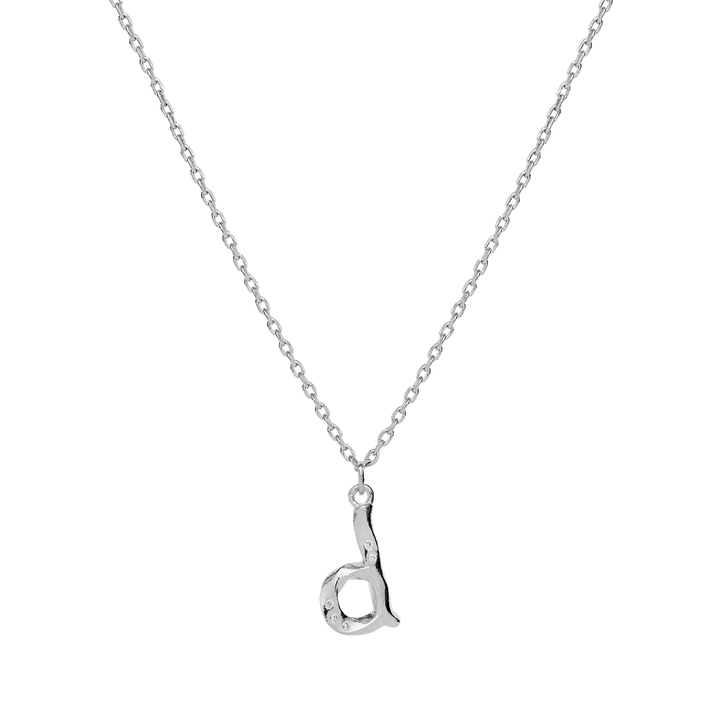 maanesten-alphabet-letter-halskaede-sølvkæde med bogstavsvedhæng d i sølvlook, Model 2744c-004-6