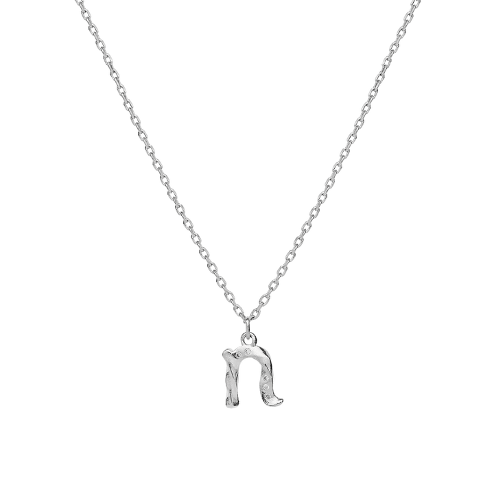 maanesten-alphabet-letter-halskaede-solv-bogstavs-vedhaeng-a-z smykke med sølv bogstavvedhæng på enkel kæde, Model 2744c-014-15