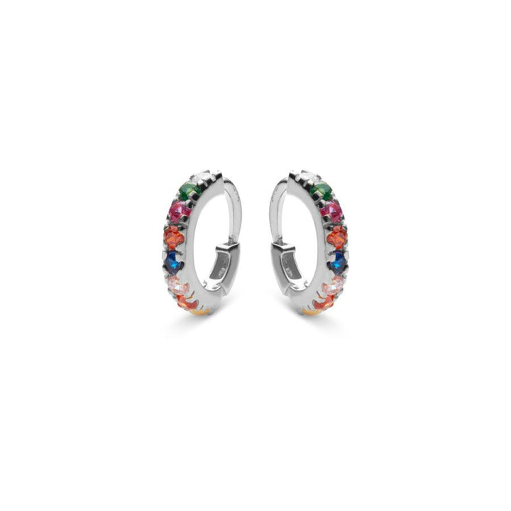 Moonstone Nubia Color Örhängen i silver med färgade stenar, två creoler på vit bakgrund. Modell 9337c-9337c-1