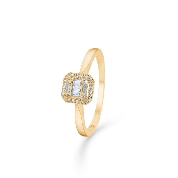 Mads Z 14kt Elizabeth ring 0.18ct W/SI har en fyrkantig diamantinfattning i guld. Modell 1541031-001-1