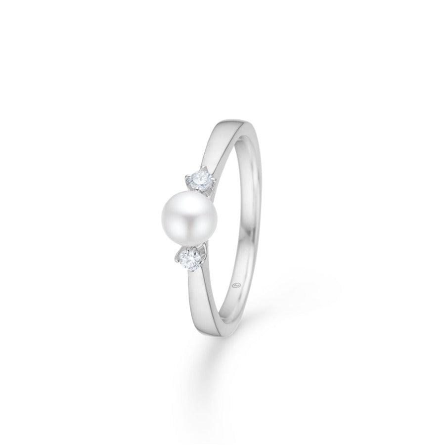 Mads Z 14kt vitguld Crown Trinity Pearl Ring med pärlor och diamanter i elegant design, modell 1643708-001