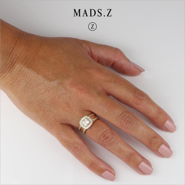 Mads Z 14kt Margaret Ring 0,45ct W/SI visad på ena sidan, elegant guld- och diamantring. Modell 1541076-001.