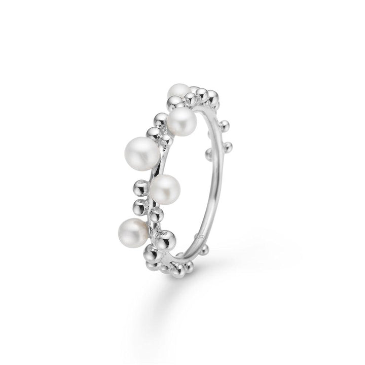 Mads Z Bubbles n Pearls silverring med vita pärlor och bubbeldesign, modell 2143166-001-1