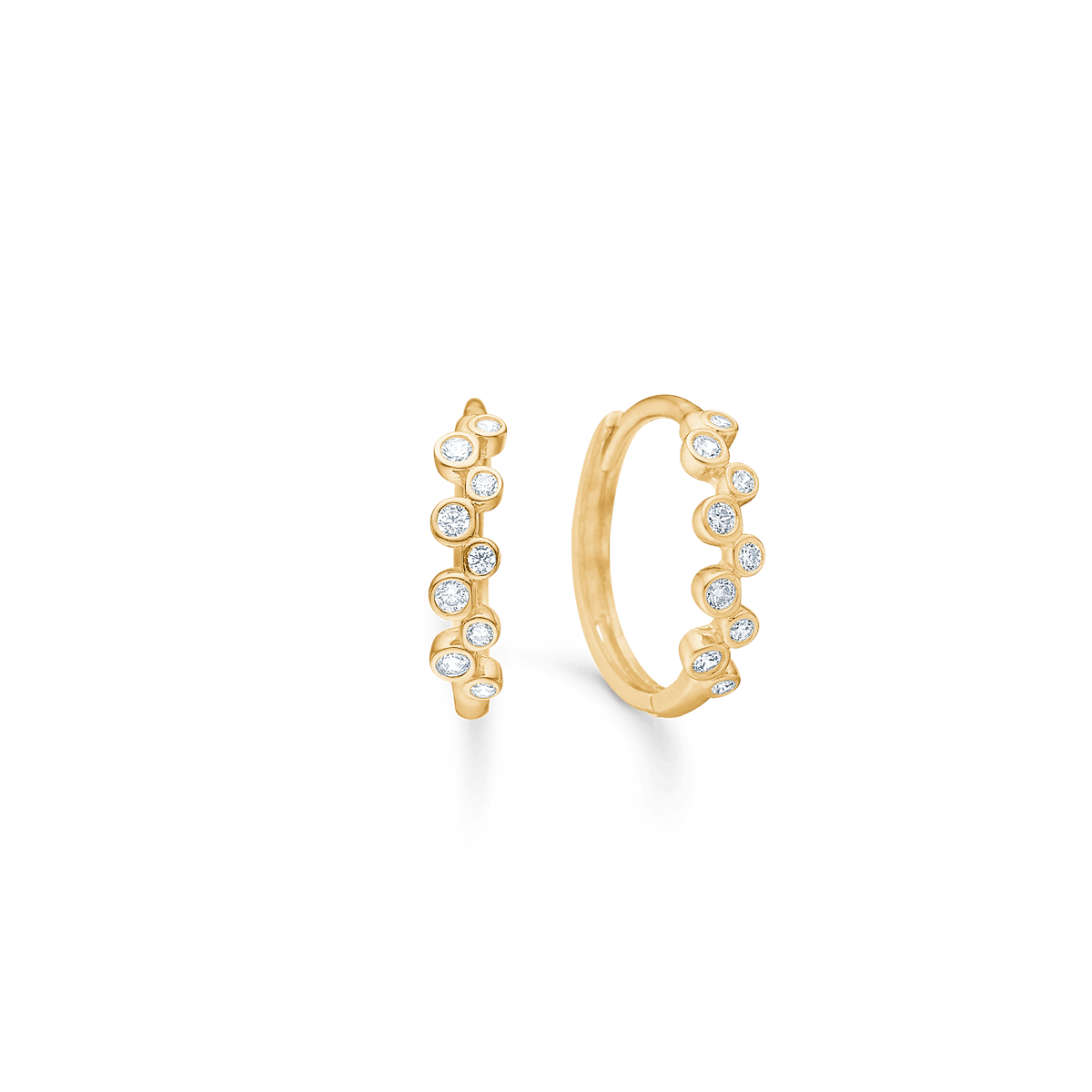 Mads Z Lucy ring i 8 karat guld med 9 zirkoner, elegant design med runda klara stenar. Modell 3317035-1