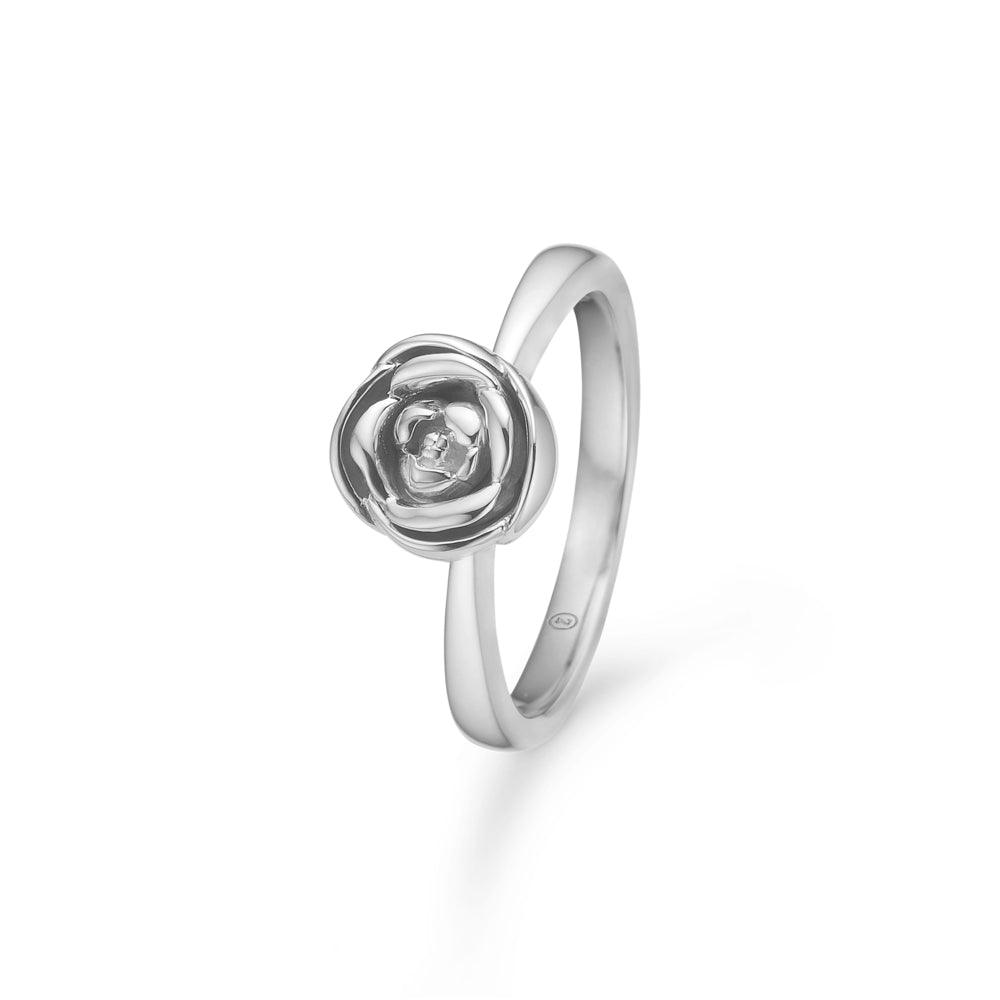 Mads Z Silver Rosalie Ring med liten ros, enkel ring i blank silver med detaljerat rosmotiv. Modell 2140156-001