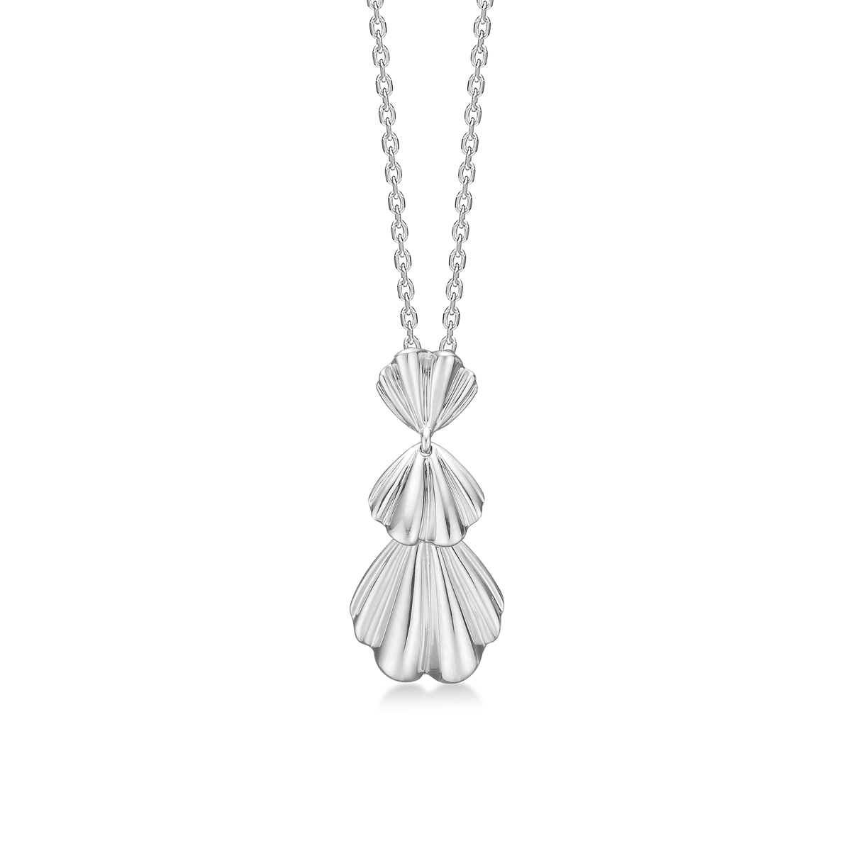Mads Z Sammetshalsband i silver med tredelat, glansigt hänge i organisk form. Modell 2120189