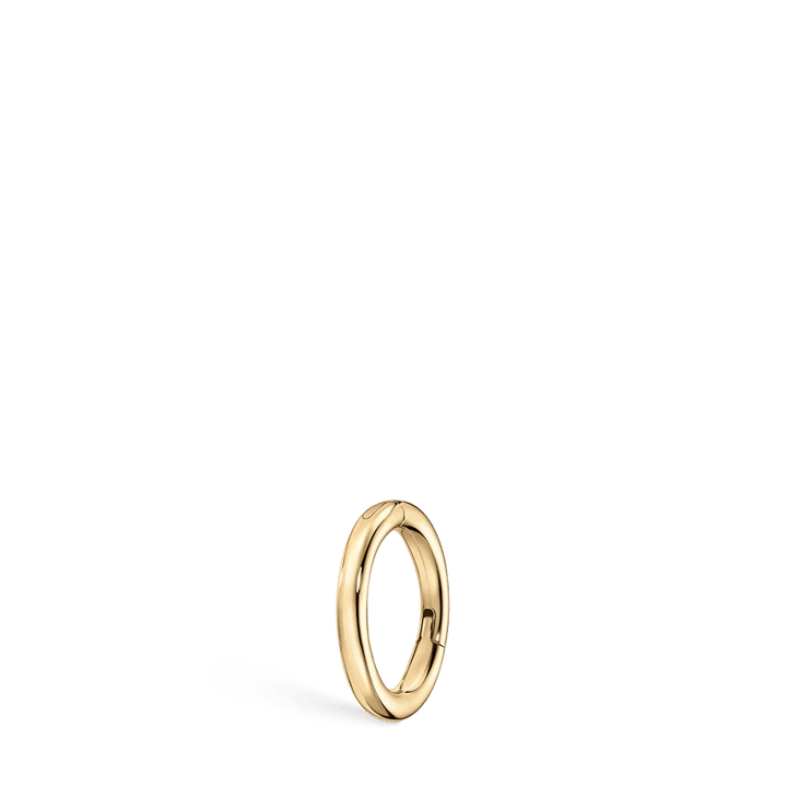 Maria Tash 5mm enfärgad guldbåge i glänsande guld, enkel modell visad mot vanlig bakgrund. Modell xr-yg-d5-g18-1