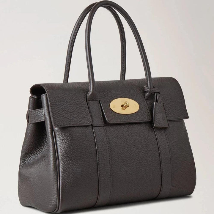 Mulberry Bayswater Heavy Grain Ebony-väska i mörkbrunt läder med två handtag och guldspänne. Modell HH6592736A110