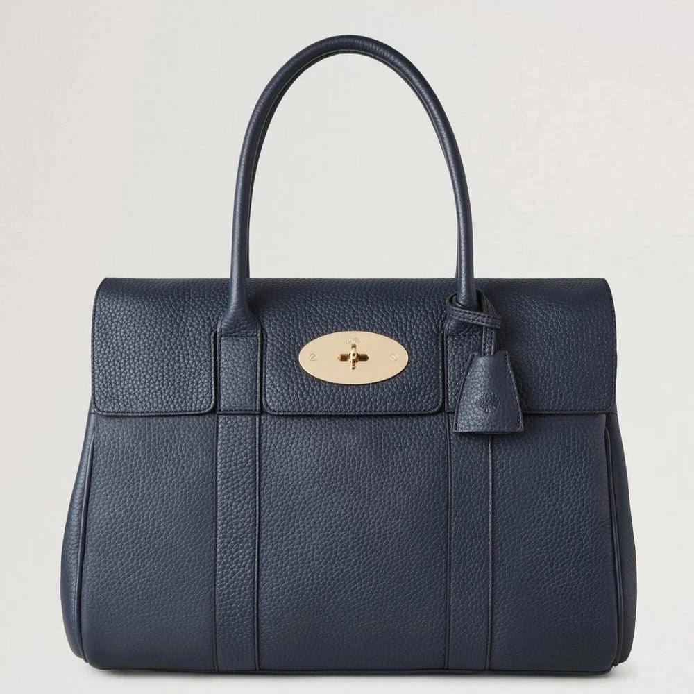 Mulberry Bayswater Heavy Grain Night Sky handväska i mörkblått läder med guldfärgat lås. Modell HH6592736U888