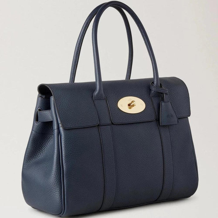 Mulberry Bayswater Heavy Grain Night Sky-väska i mörkblått strukturerat läder med guldfärgat spänne, modell HH6592736U888.