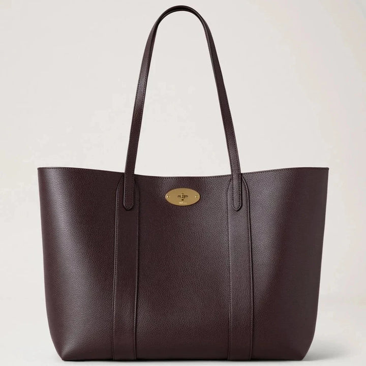 Mulberry Bayswater Tote Ebony Small Classic Grain, elegant brun läderväska med guldspänne. Modell HH5727205A110