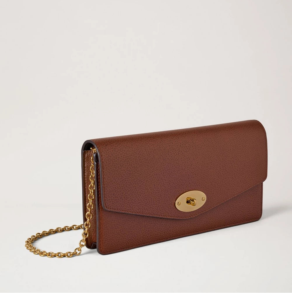 Mulberry Darley Clutch Small Classic Grain Oak i brunt läder med guldkedja, modell rl9005552g110
