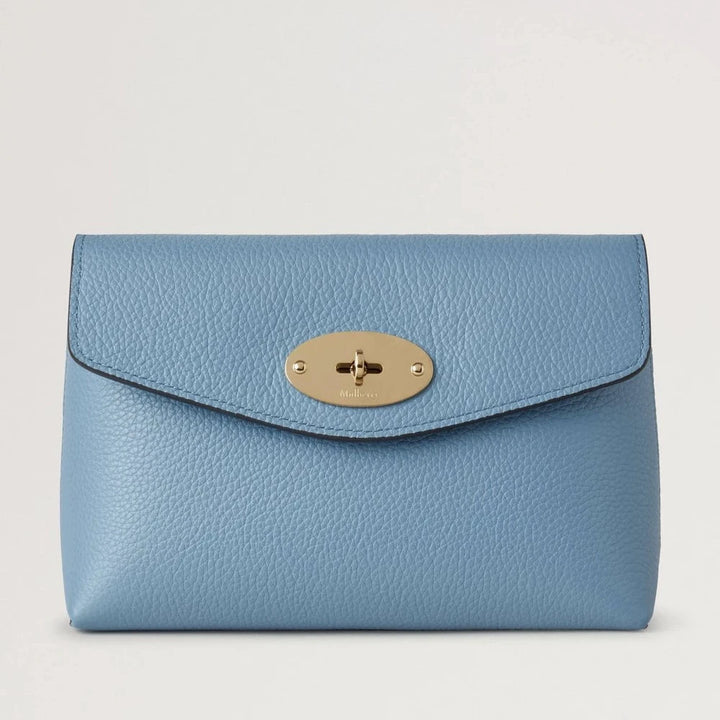 Mulberry Darley Kosmetisk påse Small Classic Grain Brighton Blue med guldfärgat spänne, modell RL5077205U921