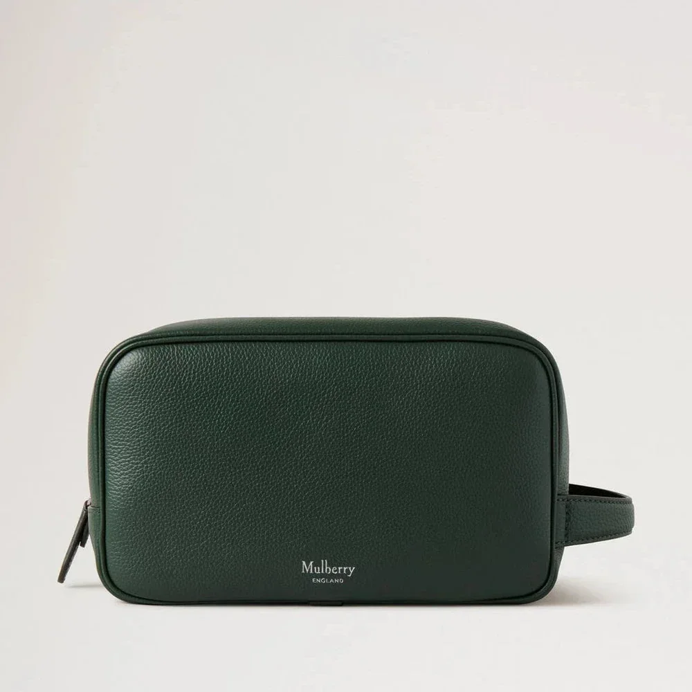 Mulberry Heritage Wash Case i mörkgrönt läder med diskret logga på framsidan. Modell RL8176/205Q633