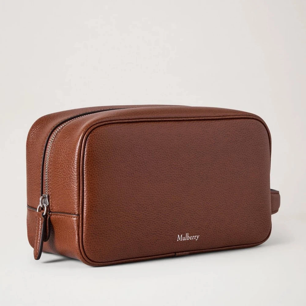 Mulberry Heritage Wash Case Two Tone Oak i brunt läder, enkel design med dragkedja, modell RL8911552G110.