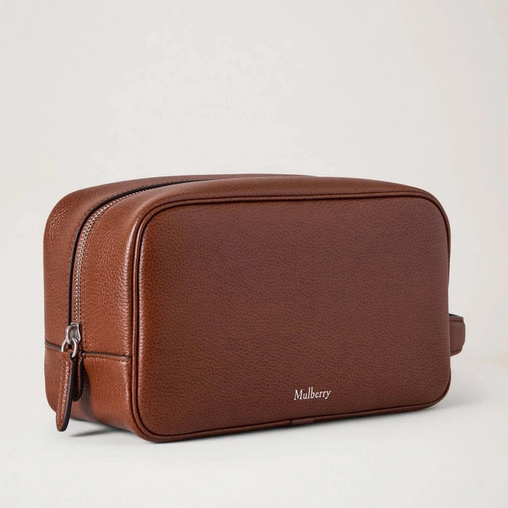 Mulberry Heritage Wash Case Two Tone Oak i brunt läder, enkel design med dragkedja, modell RL8911552G110.