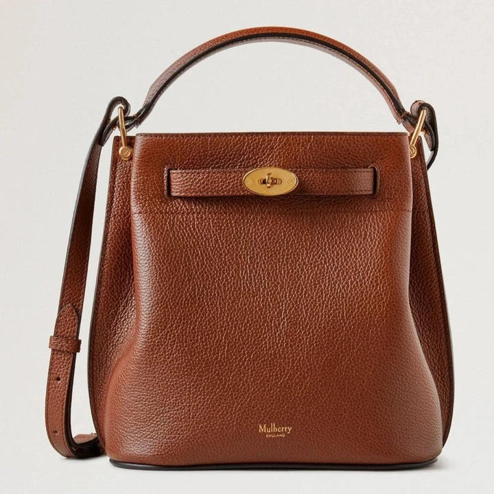Mulberry Islington Bucket Small Classic Grain Oak, brun axelväska i skinn med guldspänne. Modell hh9395552g110