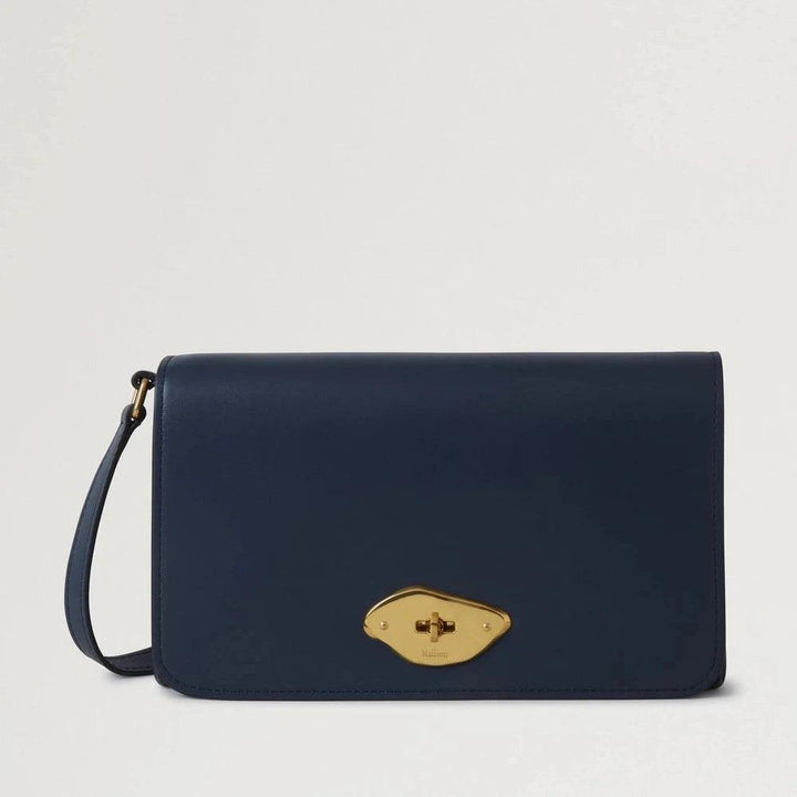 Mulberry Lana Wallet on Strap High Gloss Leather Night Sky med guldfärgat spänne i slätt, mörkblått läder. Modell RL8058615U888