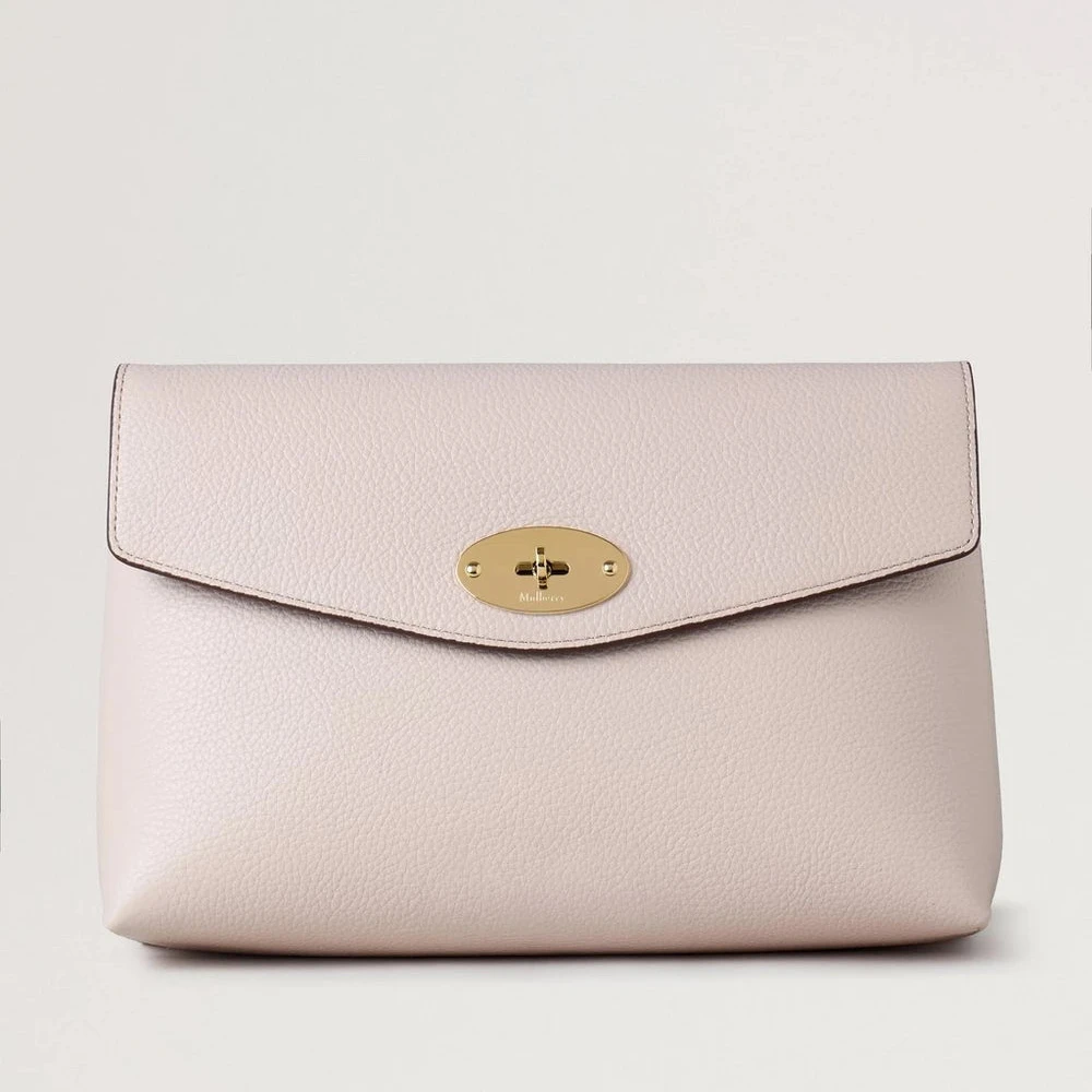 Mulberry Stora Darley Cosmetic Pouch Blossom Pink Small Classic Grain i rosa läder med gyllene hårdvara, modell RL8849205J002.