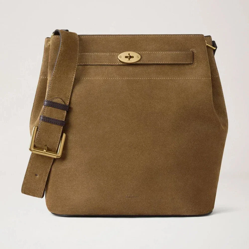 Mulberry Stora Islington Bucket Salcombe Sand Mockaväska i sandfärgad mocka med bred axelrem. Modell HH9883047P705
