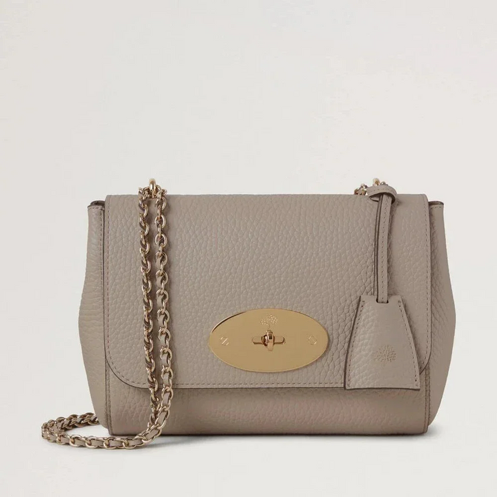 Mulberry Lily Cashmere Taupe Heavy Grain axelväska i taupe läder med gyllene kedja och spänne fram. Modell HH6950736F924