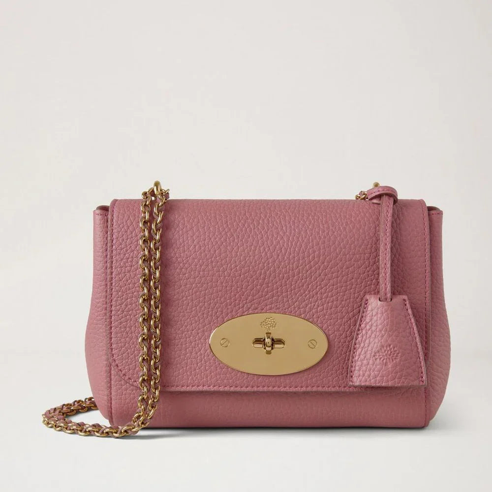 Mulberry Lily Pink Scrumpy Heavy Grain axelväska i rosa läder med guldkedja och spänne fram, modell HH6950736J647.