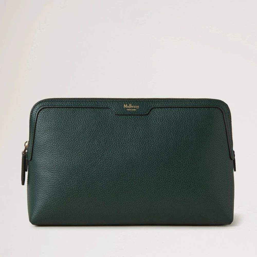 Mulberry Medium kosmetisk påse Mulberry Green Small Classic Grain visar en grön kosmetisk plånbok i läder. Modell RL8319205Q633