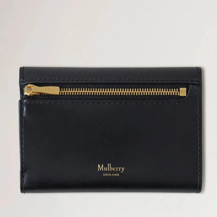 Mulberry Pimlico Compact Wallet, svart kalvskinn med gulddragkedja, minimalistisk design. Modell RL8071603A100