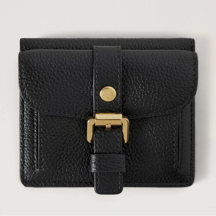 Mulberry Roxanne Wallet Black Small Classic Grain, Plånbok i svart läder med guldspänne. Modell RL8903205A100