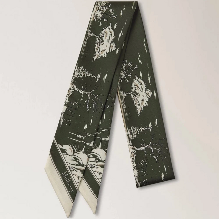 Mulberry Skinny Scarf British Park Juniper Green visar en tunn scarf i grönt siden med parkmotiv, modell VS4867145Q749.