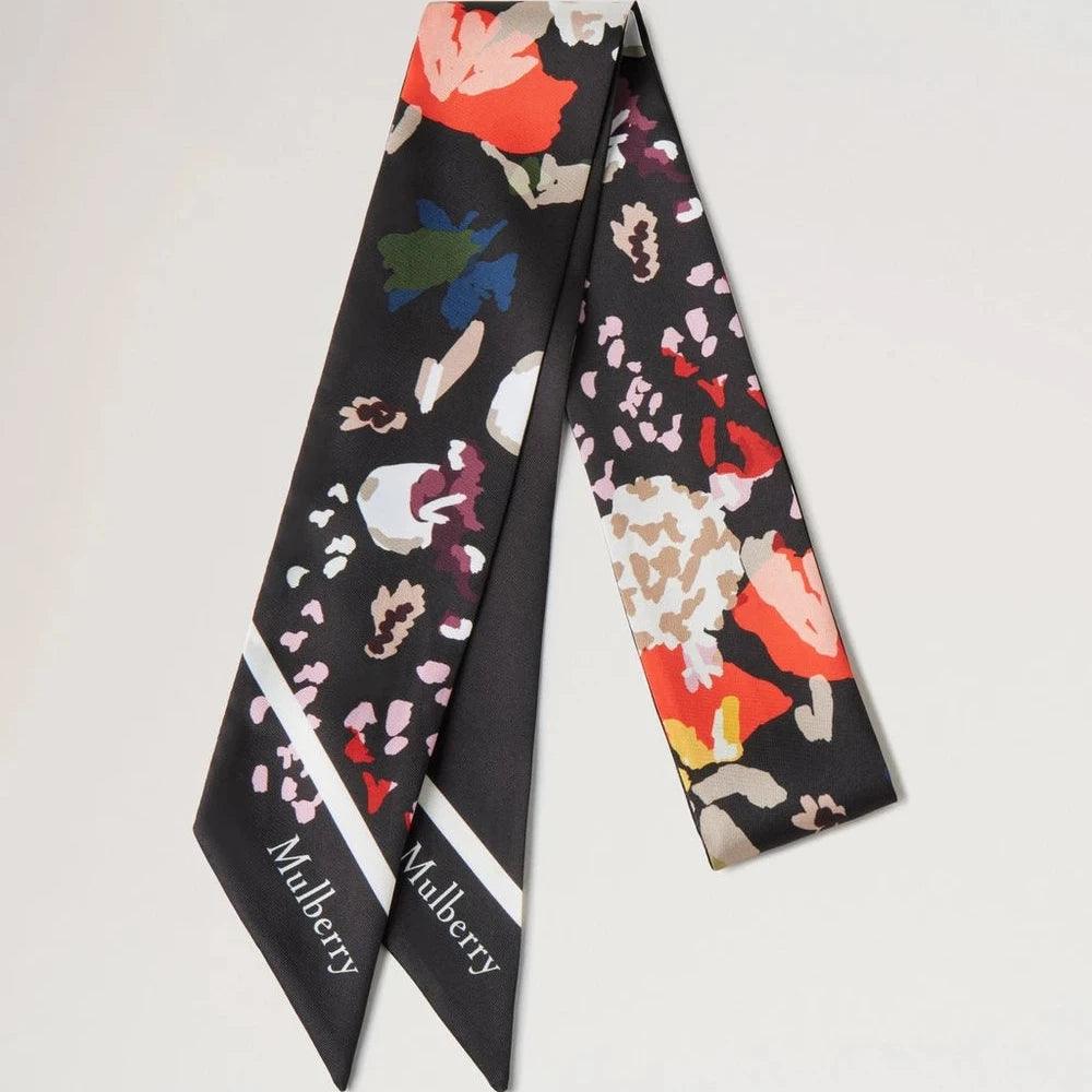 Mulberry Skinny Scarf Winter Floral Black med färgglatt blommönster på svart återvunnen polyester, modell VS4836095A100.