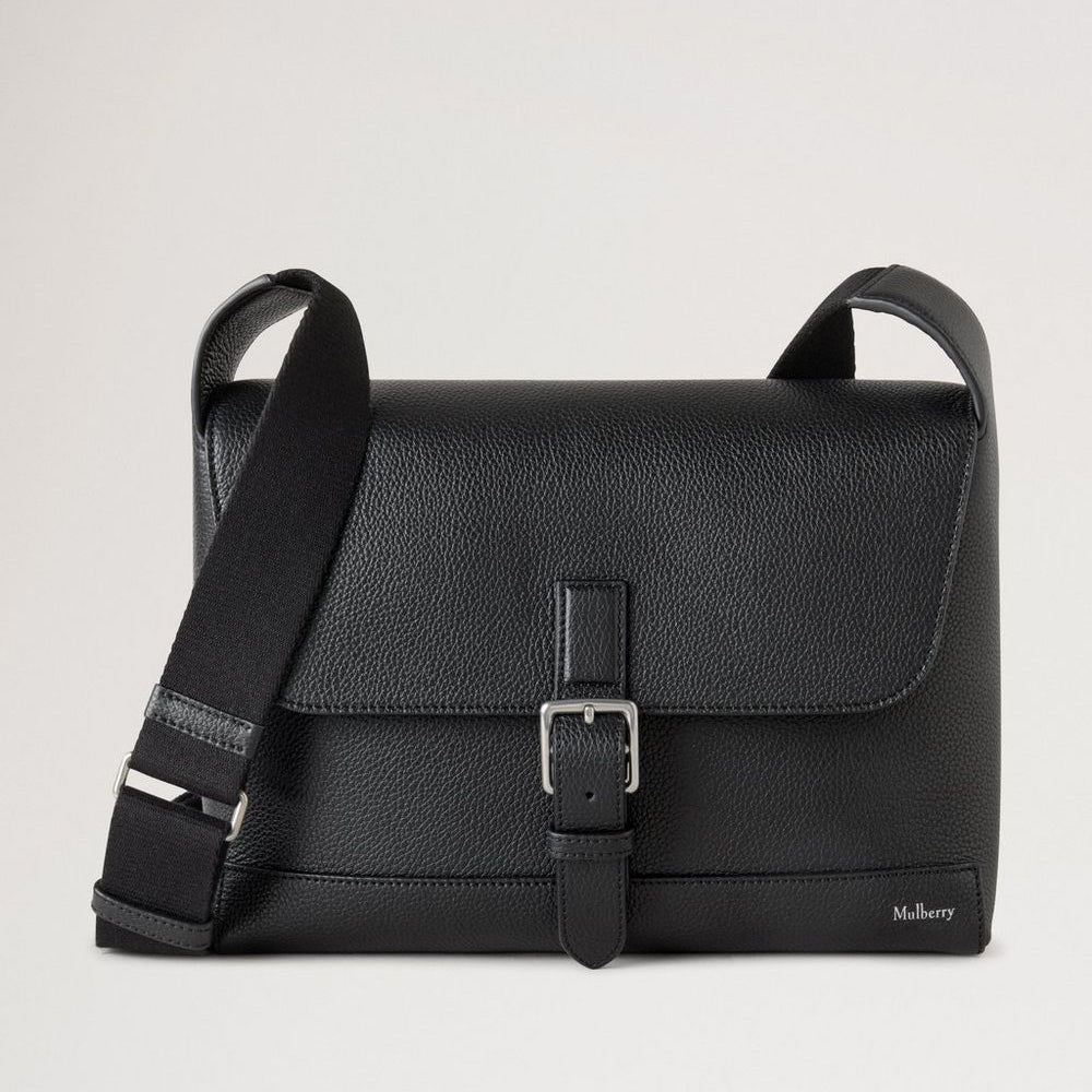 Mulberry Small Chiltern Crossbody Messenger Black Small Classic Grain med silverspänne och justerbar svart rem, modell HH9708205A100.